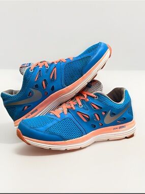 Nike Dual Fusion Women’s Lite Running Shoes in Blue and Coral Size 11
